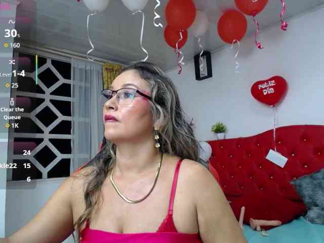 noelia-milf19 webcam