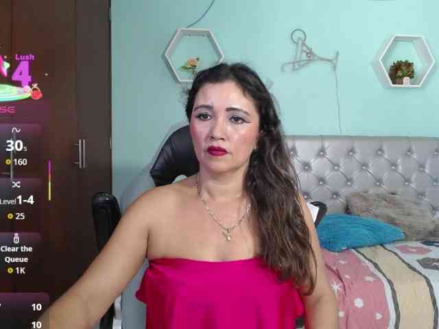 noelia-milf19 webcam