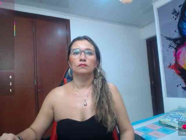 noelia-milf19 webcam