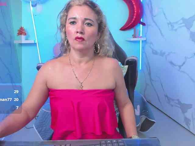 noelia-milf19 webcam
