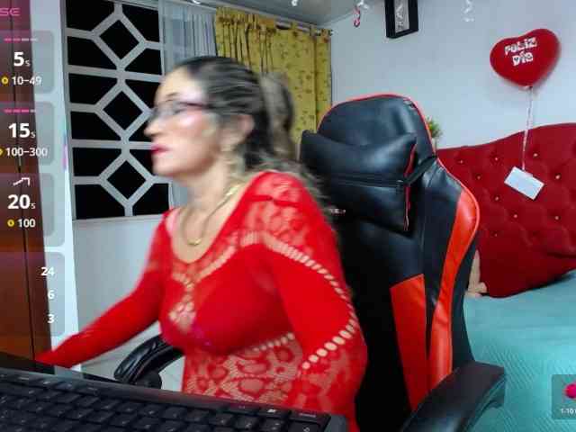 noelia-milf19 webcam