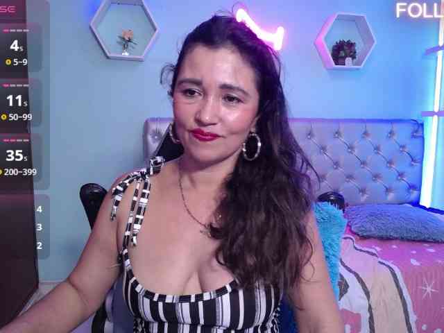 noelia-milf19 webcam