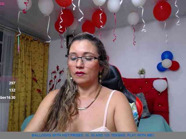 noelia-milf19 webcam