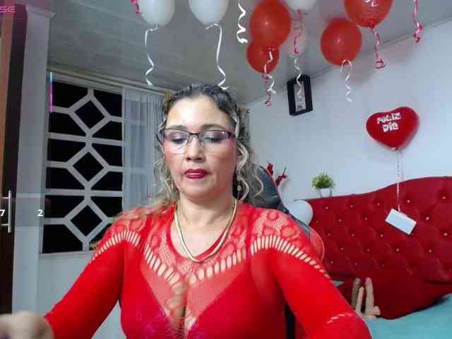 noelia-milf19 webcam