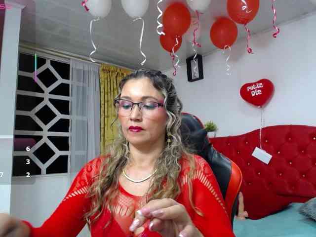 noelia-milf19 webcam