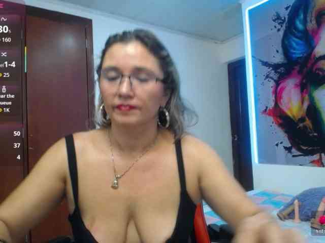 noelia-milf19 webcam