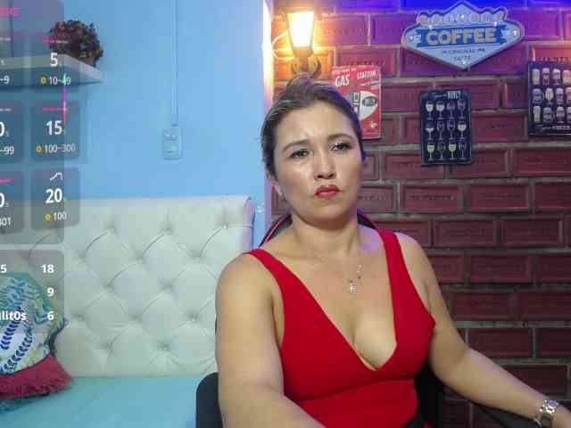 noelia-milf19 webcam