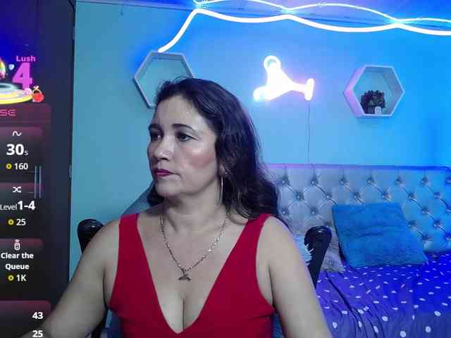 noelia-milf19 webcam