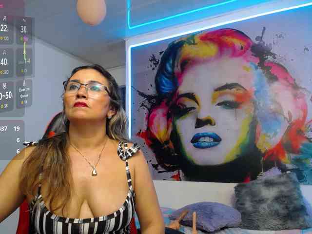 noelia-milf19 webcam