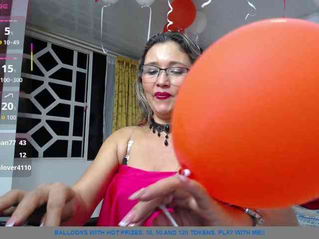 noelia-milf19 webcam