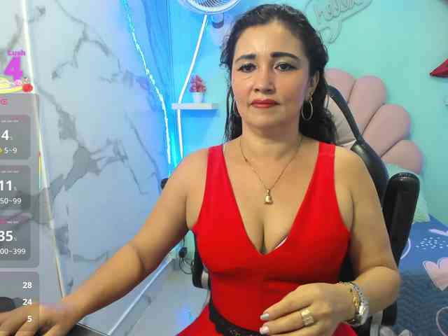 noelia-milf19 webcam