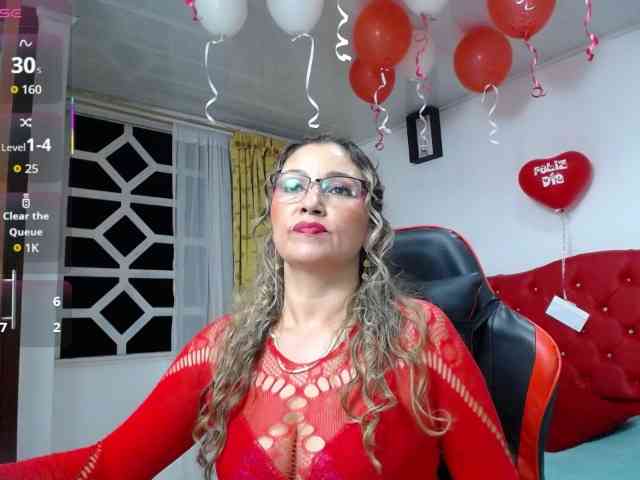 noelia-milf19 webcam