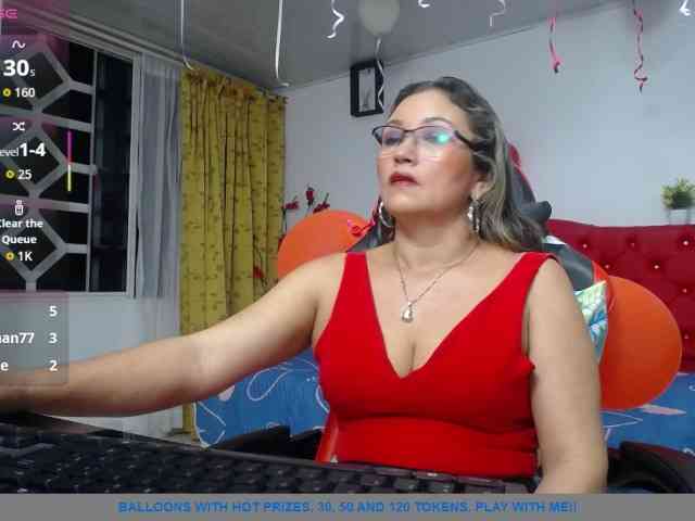 noelia-milf19 webcam