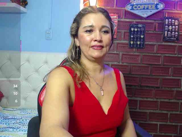 noelia-milf19 webcam
