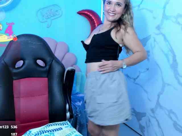 noelia-milf19 webcam