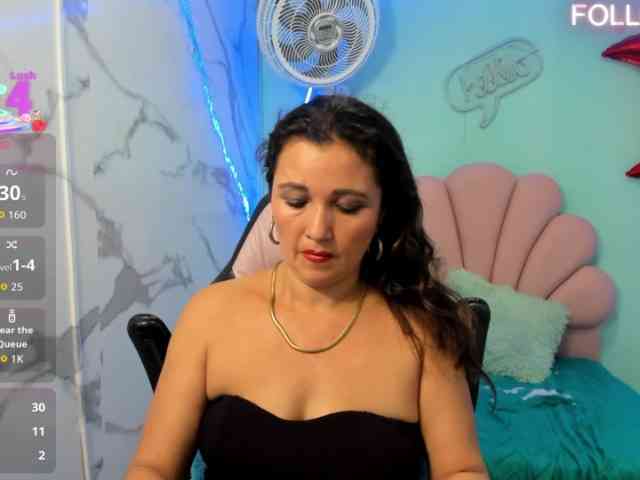noelia-milf19 webcam