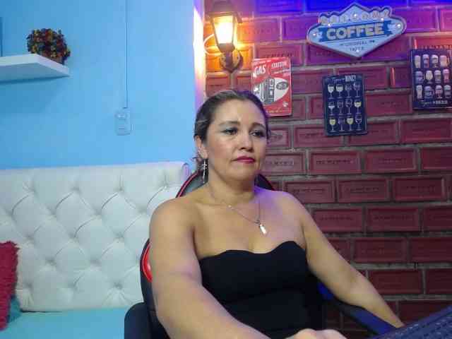 noelia-milf19 webcam