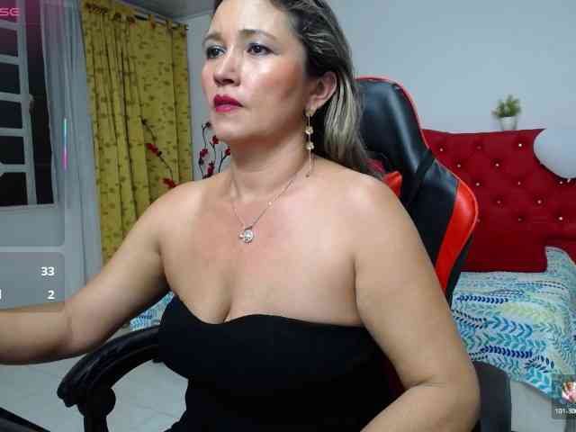 noelia-milf19 webcam