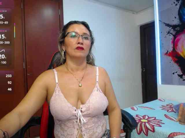 noelia-milf19 webcam