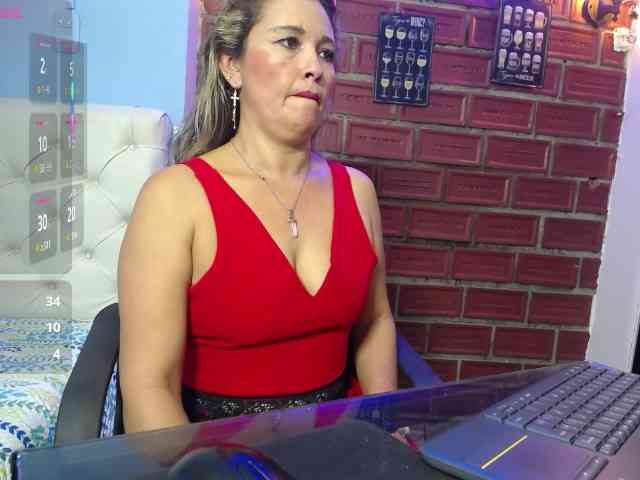 noelia-milf19 webcam