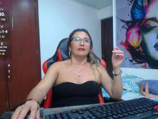 noelia-milf19 webcam