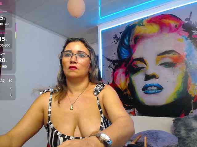 noelia-milf19 webcam