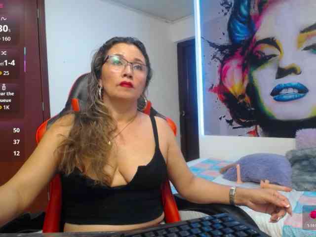 noelia-milf19 webcam