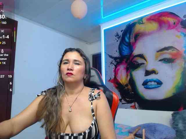 noelia-milf19 webcam