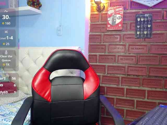 noelia-milf19 webcam