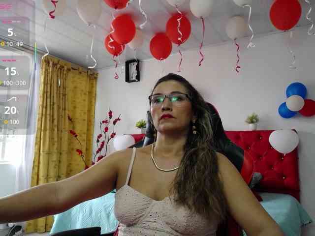 noelia-milf19 Live Webcam on BongaCams