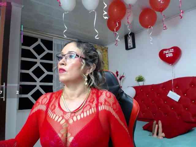 noelia-milf19 webcam