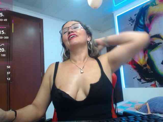 noelia-milf19 webcam