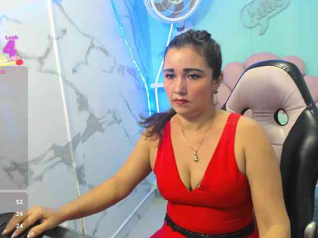 noelia-milf19 webcam