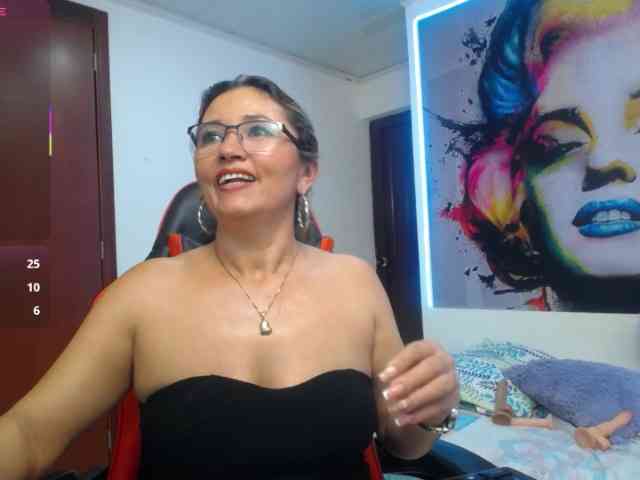 noelia-milf19 webcam