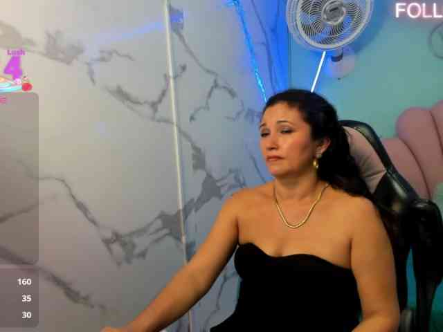 noelia-milf19 webcam