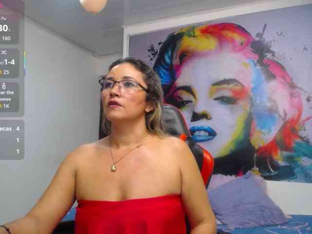 noelia-milf19 webcam