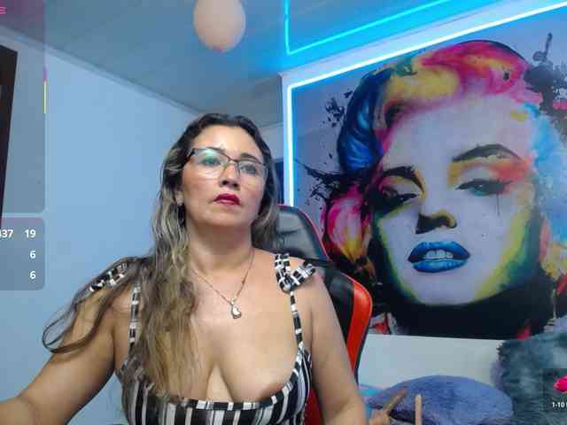 noelia-milf19 webcam
