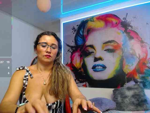 noelia-milf19 webcam