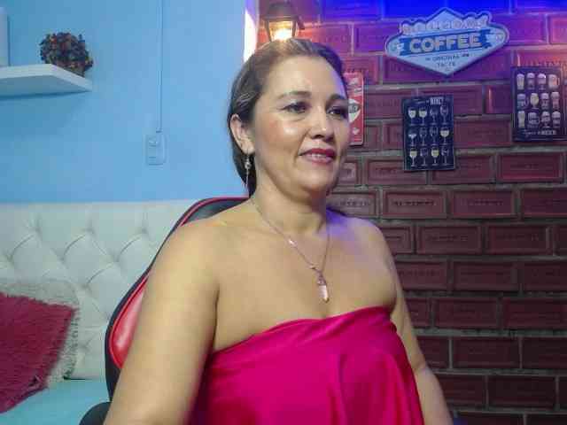 noelia-milf19 webcam