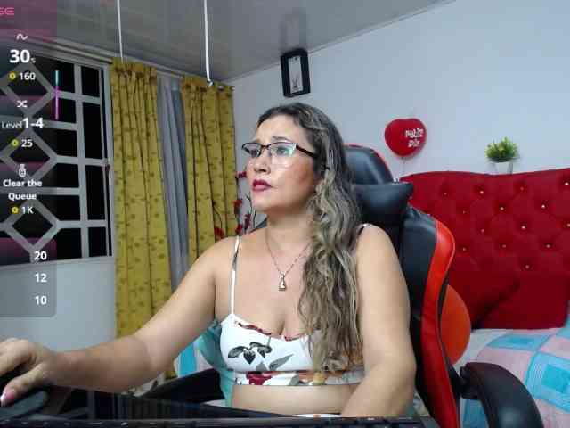 noelia-milf19 webcam