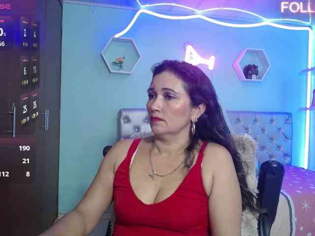 noelia-milf19 webcam