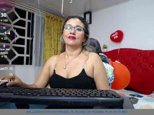 noelia-milf19 webcam
