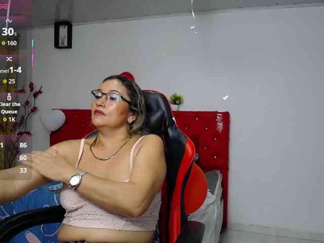 noelia-milf19 webcam