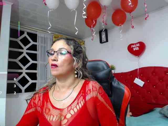 noelia-milf19 webcam