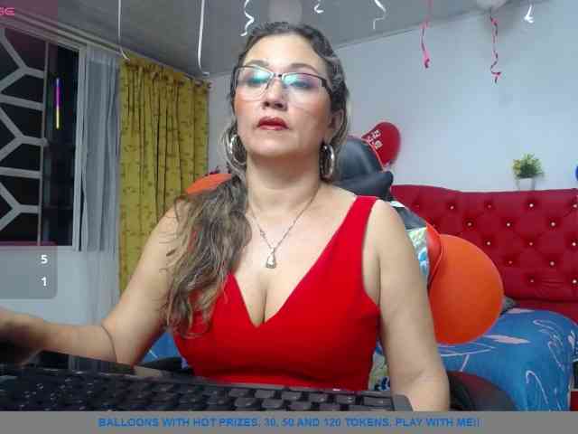 noelia-milf19 webcam