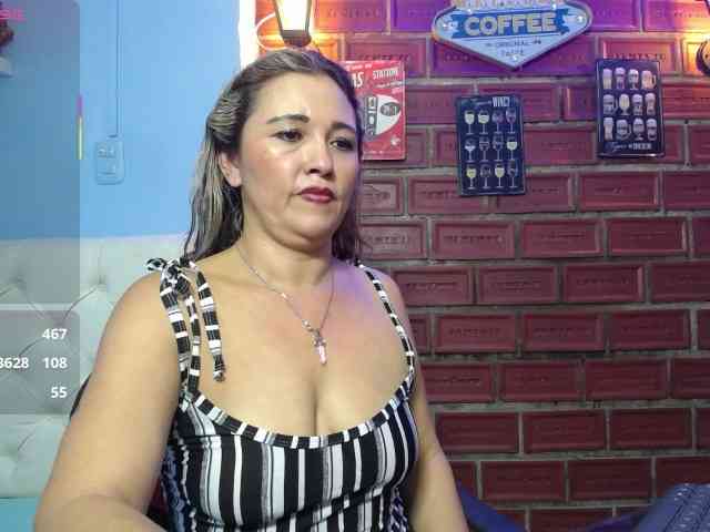 noelia-milf19 webcam