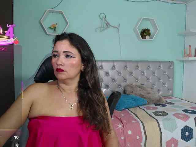 noelia-milf19 webcam