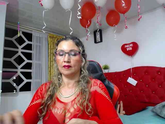 noelia-milf19 webcam