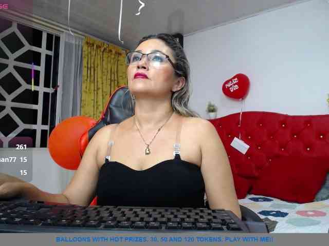 noelia-milf19 webcam