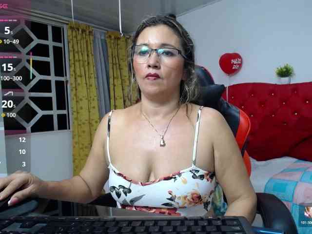 noelia-milf19 webcam